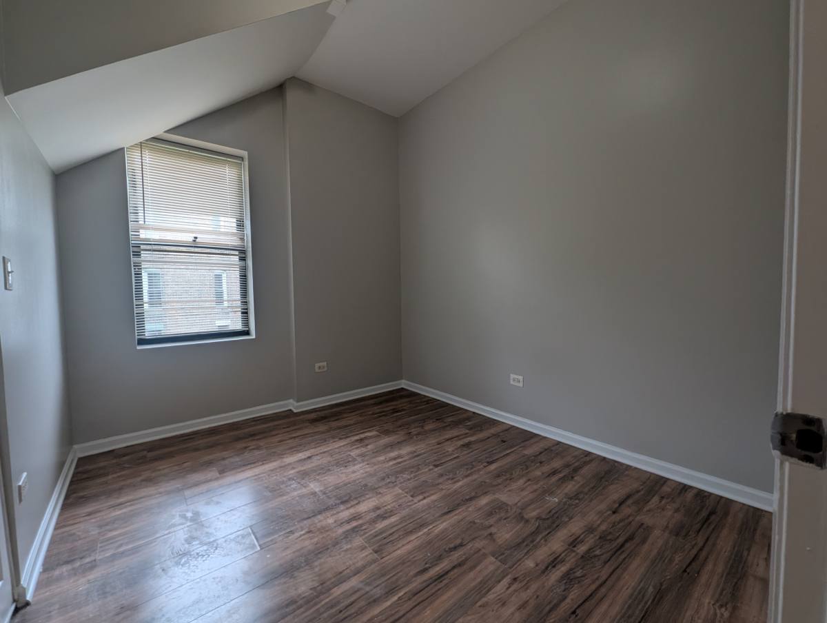 Apartment for rent at 5417 S Carpenter #1, Chicago, IL 60609