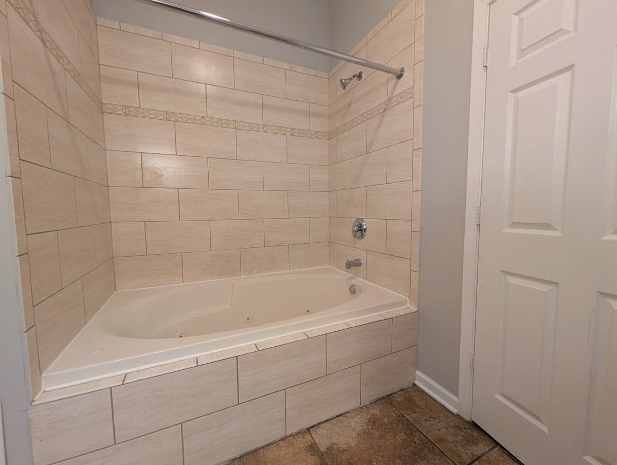 Apartment for rent at 5417 S Carpenter #1, Chicago, IL 60609