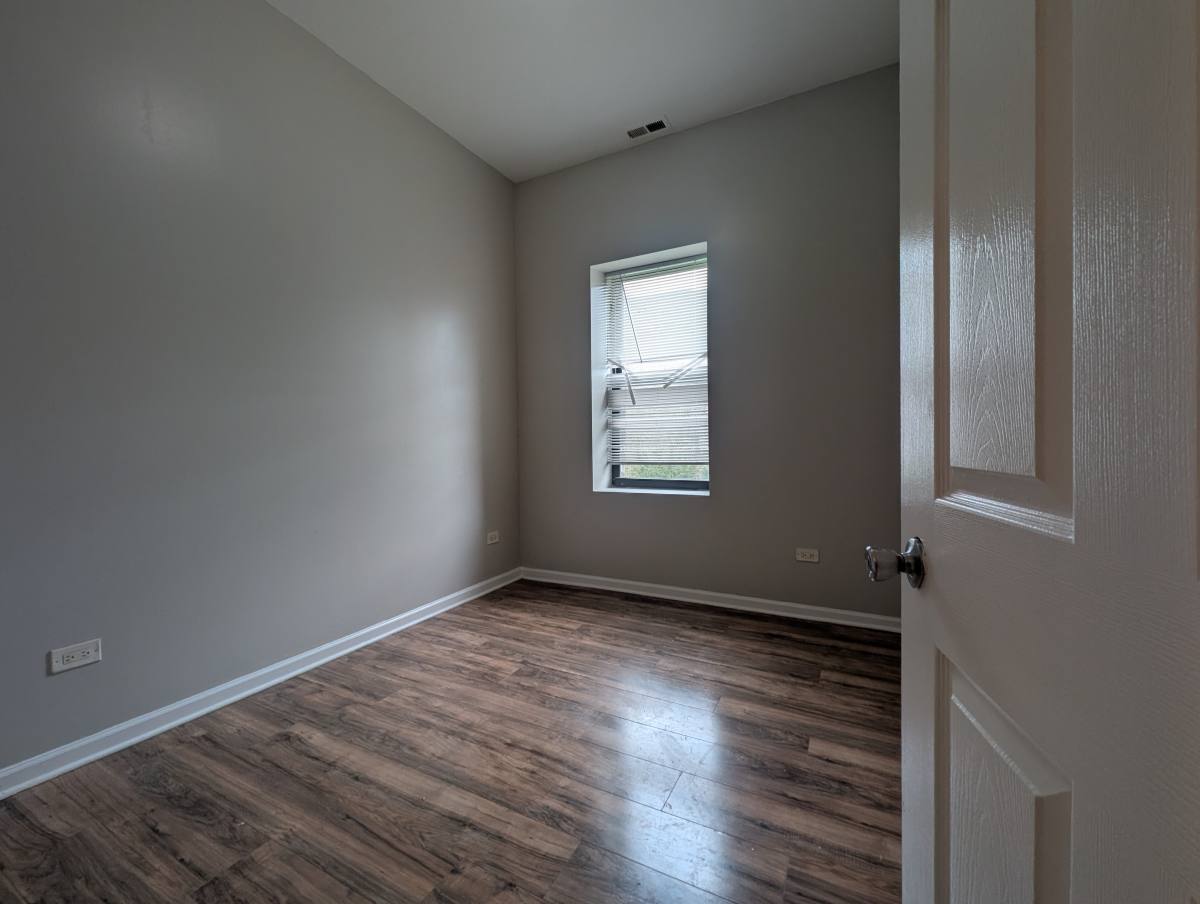 Apartment for rent at 5417 S Carpenter #1, Chicago, IL 60609