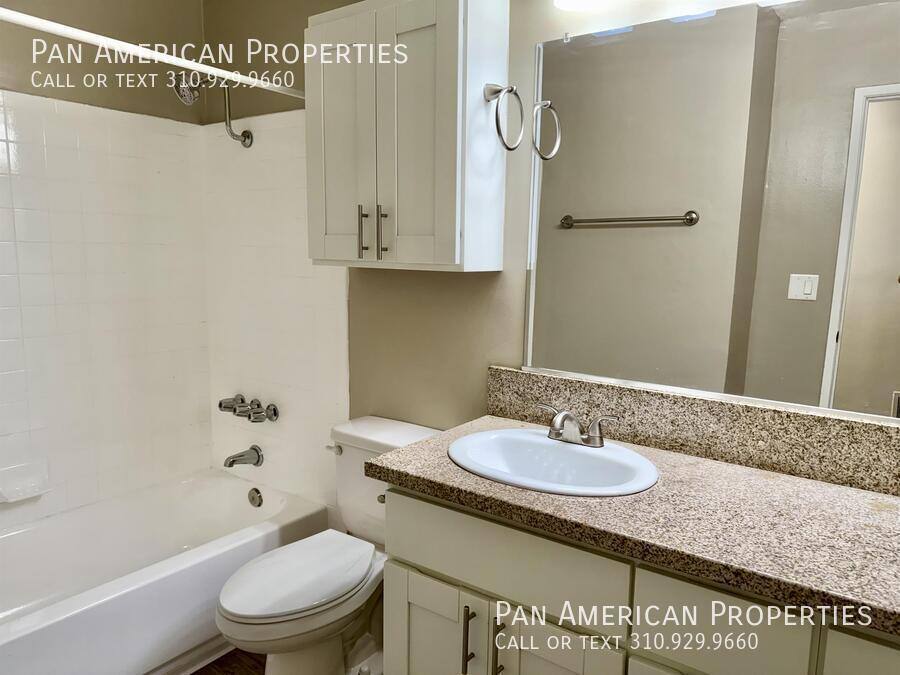 Apartment for rent at 400 Merrimac Way #7, Costa Mesa, CA 92626