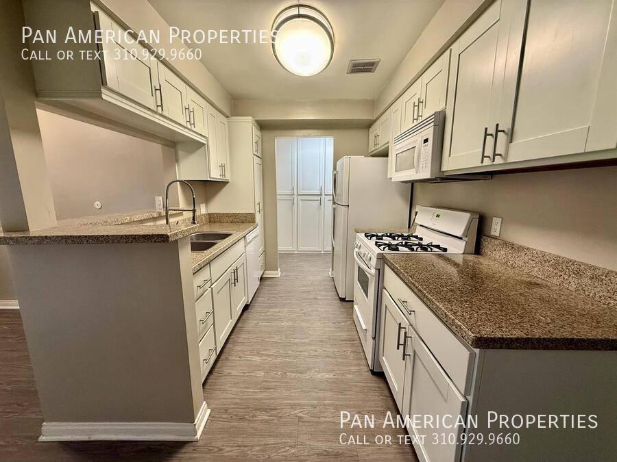 Apartment for rent at 400 Merrimac Way #7, Costa Mesa, CA 92626
