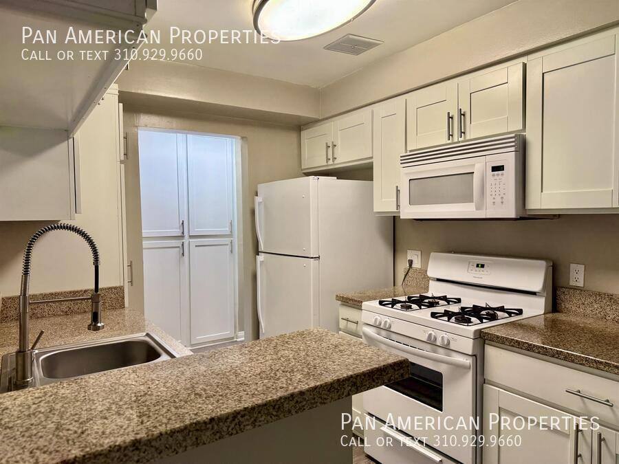Apartment for rent at 400 Merrimac Way #7, Costa Mesa, CA 92626