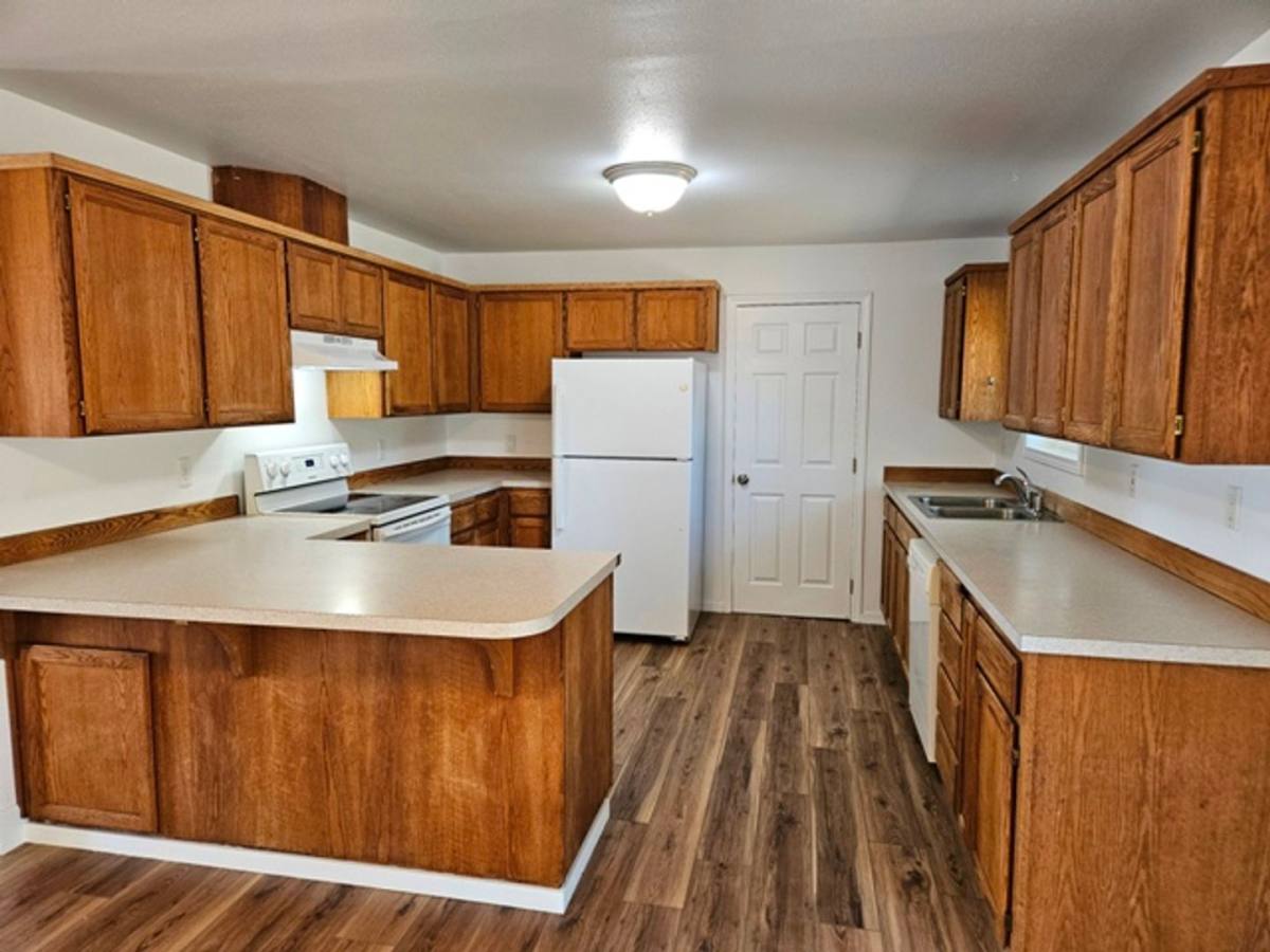 House for rent at 460 Talmadge Rd, Independence, OR 97351