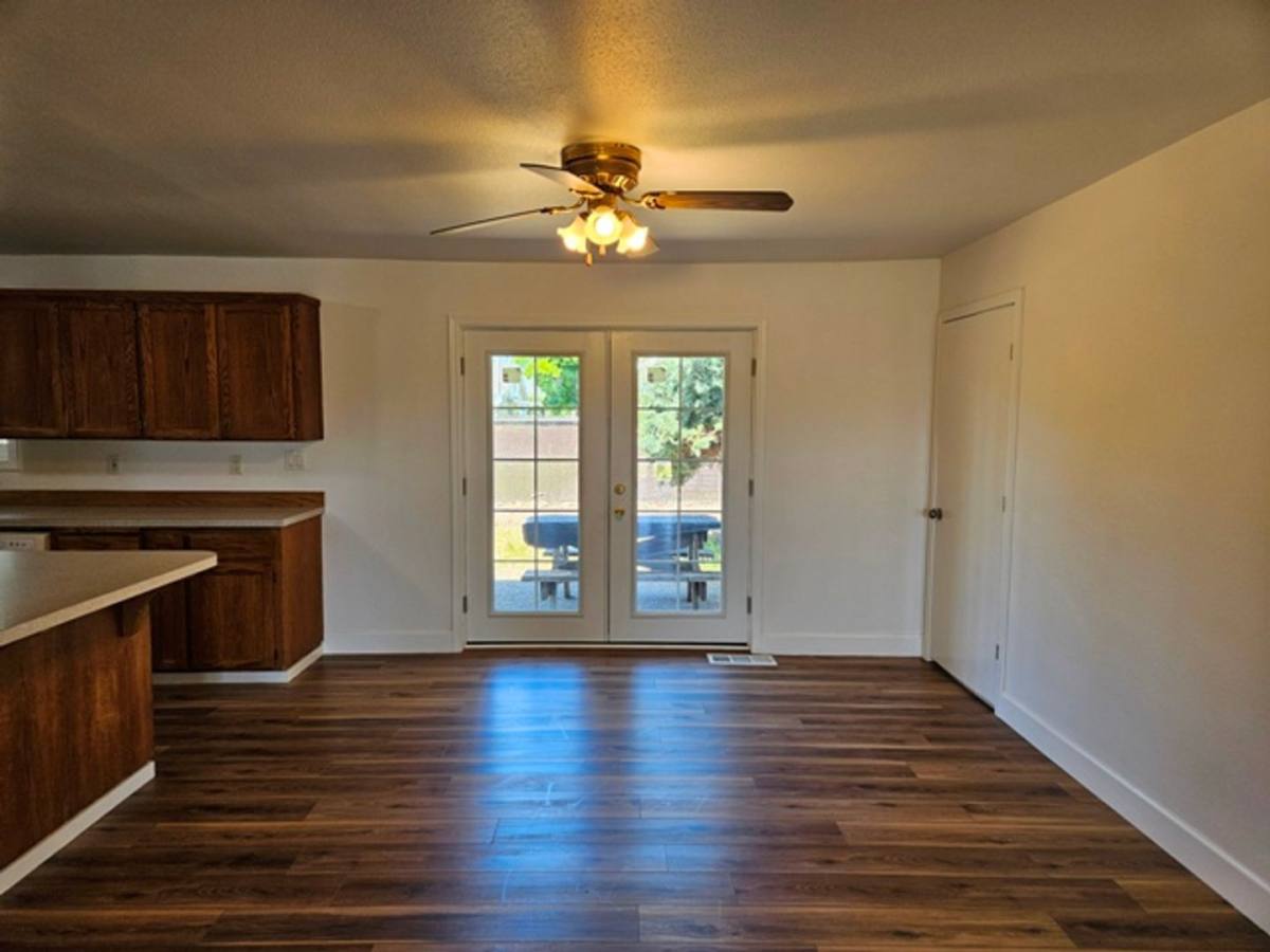House for rent at 460 Talmadge Rd, Independence, OR 97351