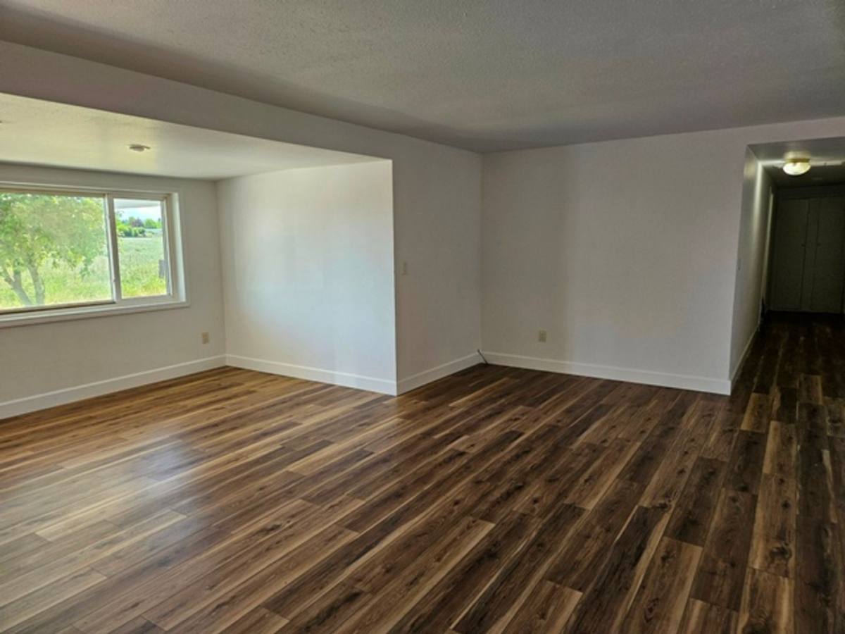 House for rent at 460 Talmadge Rd, Independence, OR 97351