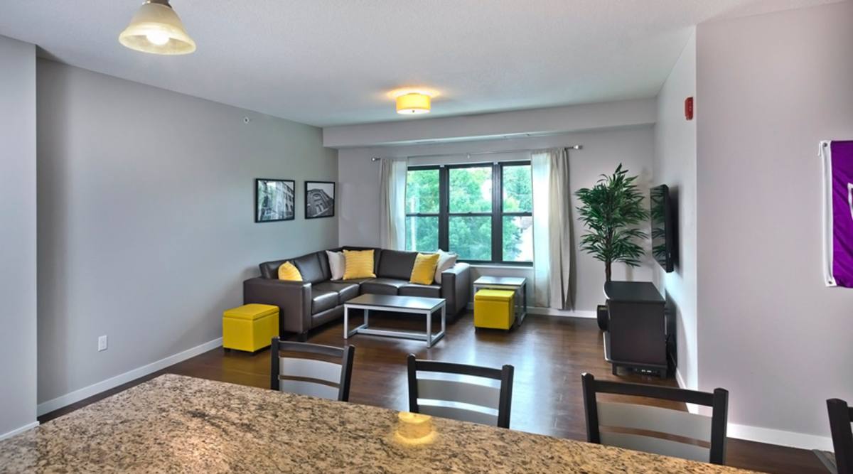 Apartment for rent at 2140 Grand Ave, Saint Paul, MN 55105