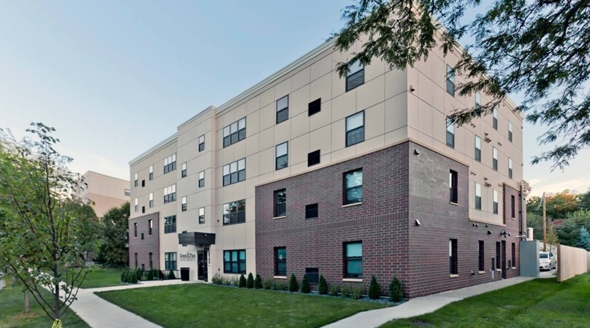 Apartment for rent at 2124 Grand Ave, Saint Paul, MN 55105