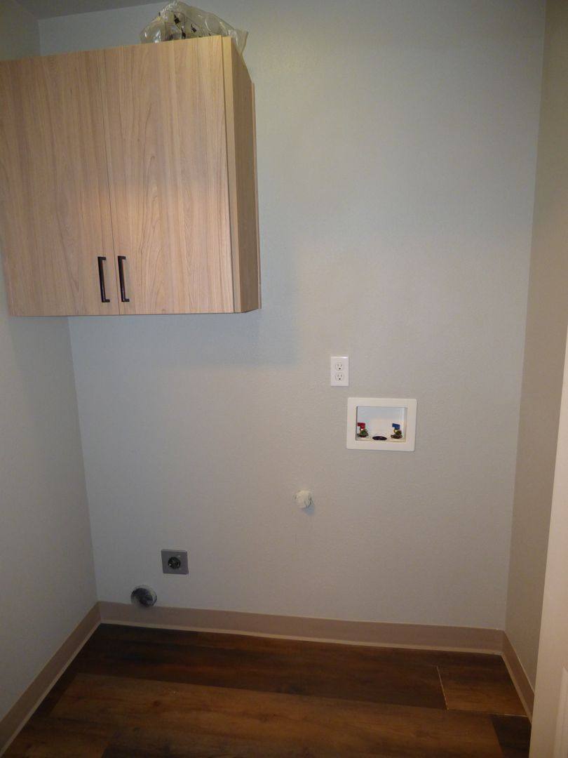 Apartment for rent at 3576-3578 Fisher Court NE, Salem, OR 97305