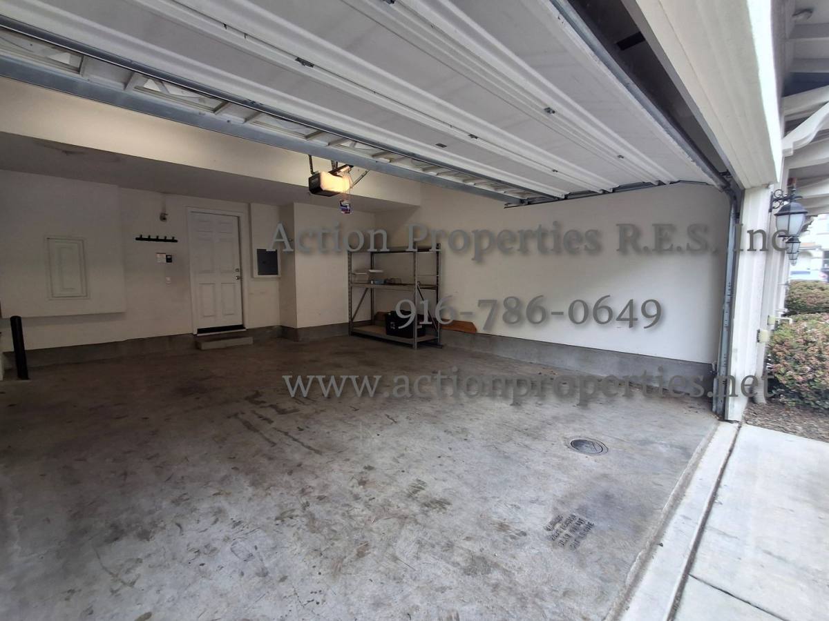 Townhouse for rent at 2308 Las Palomas Loop, Lincoln, CA 95648
