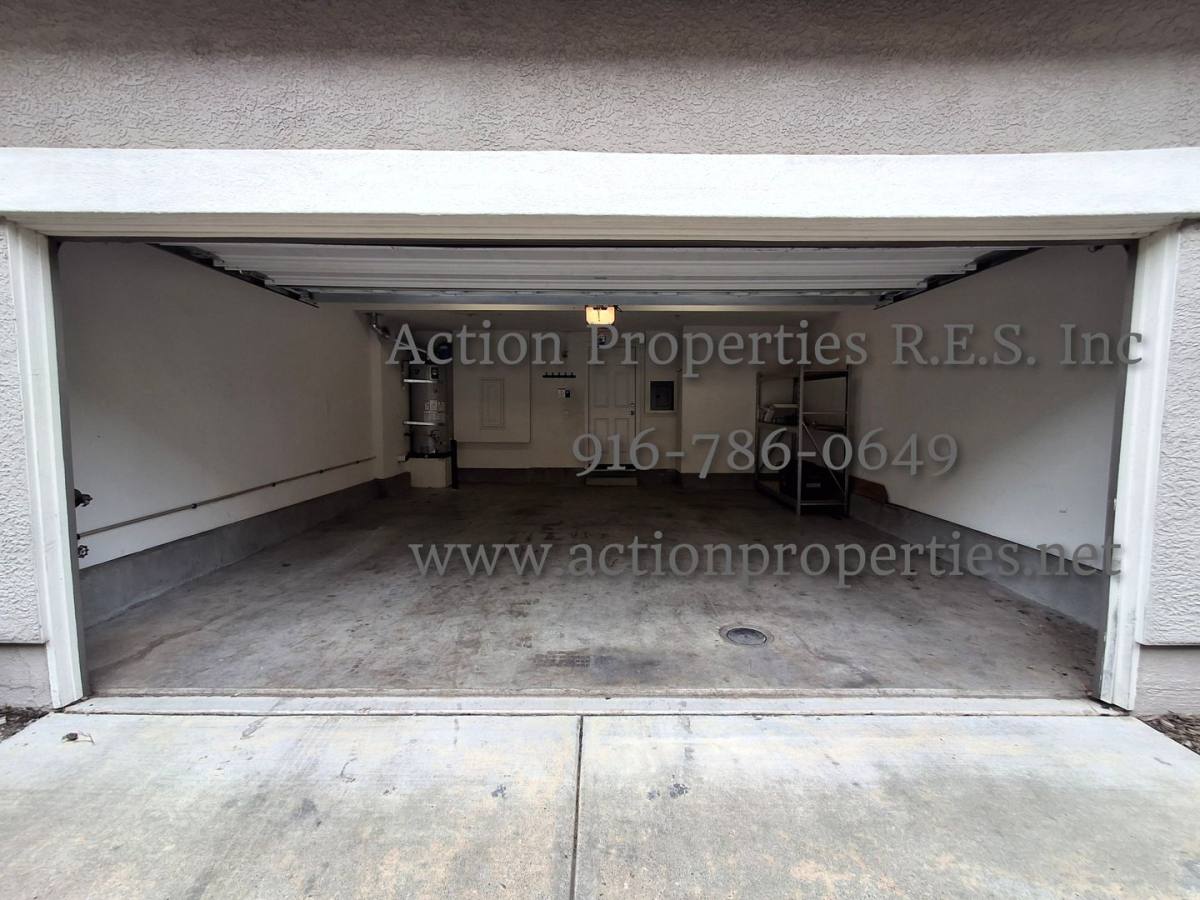 Townhouse for rent at 2308 Las Palomas Loop, Lincoln, CA 95648