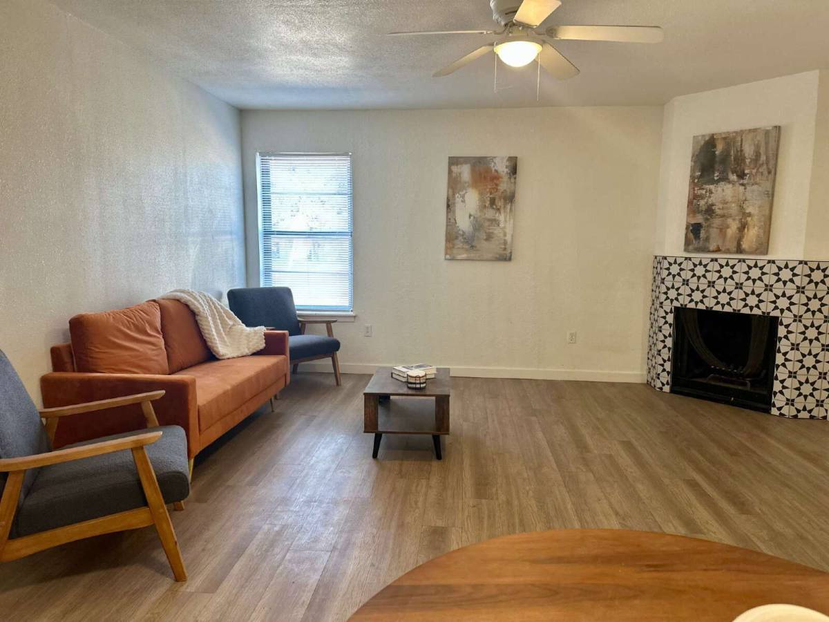 Apartment for rent at 2101 16th St, Lubbock, TX 79401