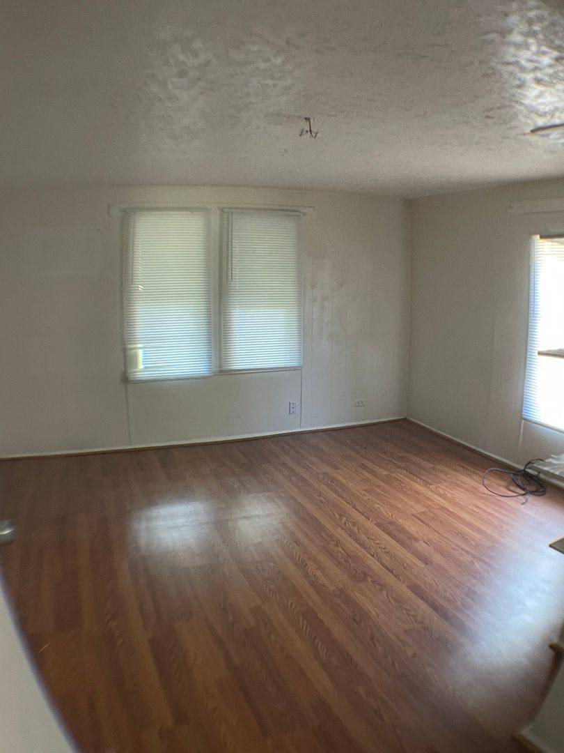 House for rent at 804 S 4th St, Independence, KS 67301