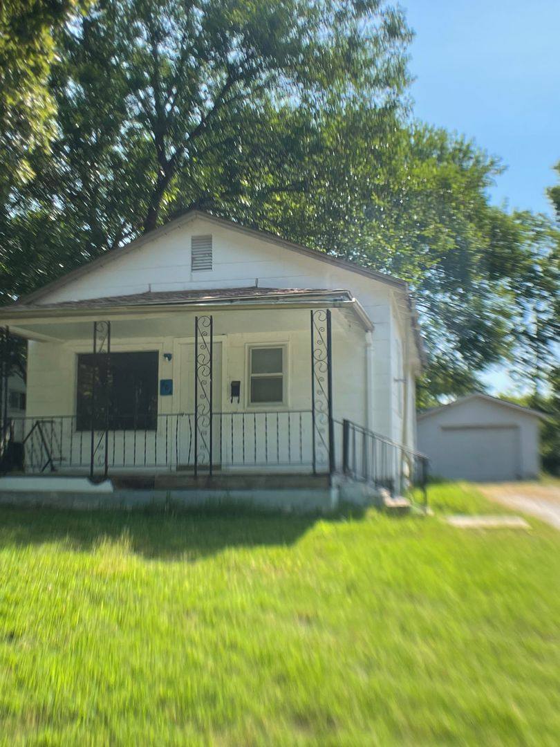 House for rent at 804 S 4th St, Independence, KS 67301