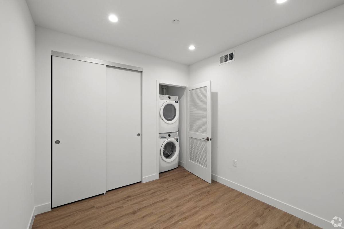 Apartment for rent at 6600 Van Nuys Blvd, Van Nuys, CA 91405