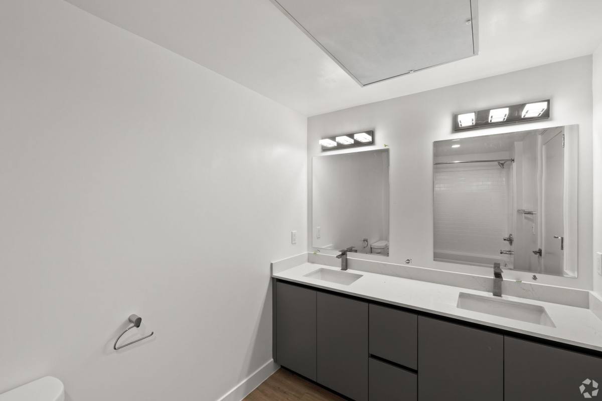 Apartment for rent at 6600 Van Nuys Blvd, Van Nuys, CA 91405