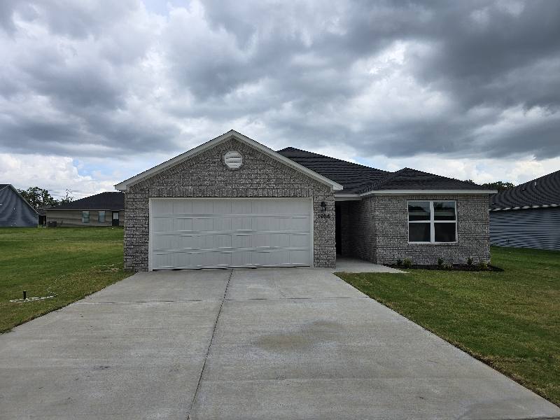 House for rent at 1406 E Piedmont Court, Siloam Springs, AR 72761