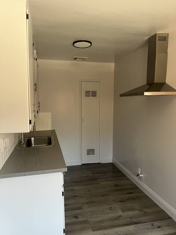 Apartment for rent at 9617 1 2 S Hoover St, Los Angeles, CA 90044