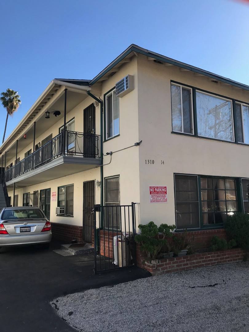 Apartment for rent at 1310 N Las Palmas Ave, Los Angeles, CA 90028