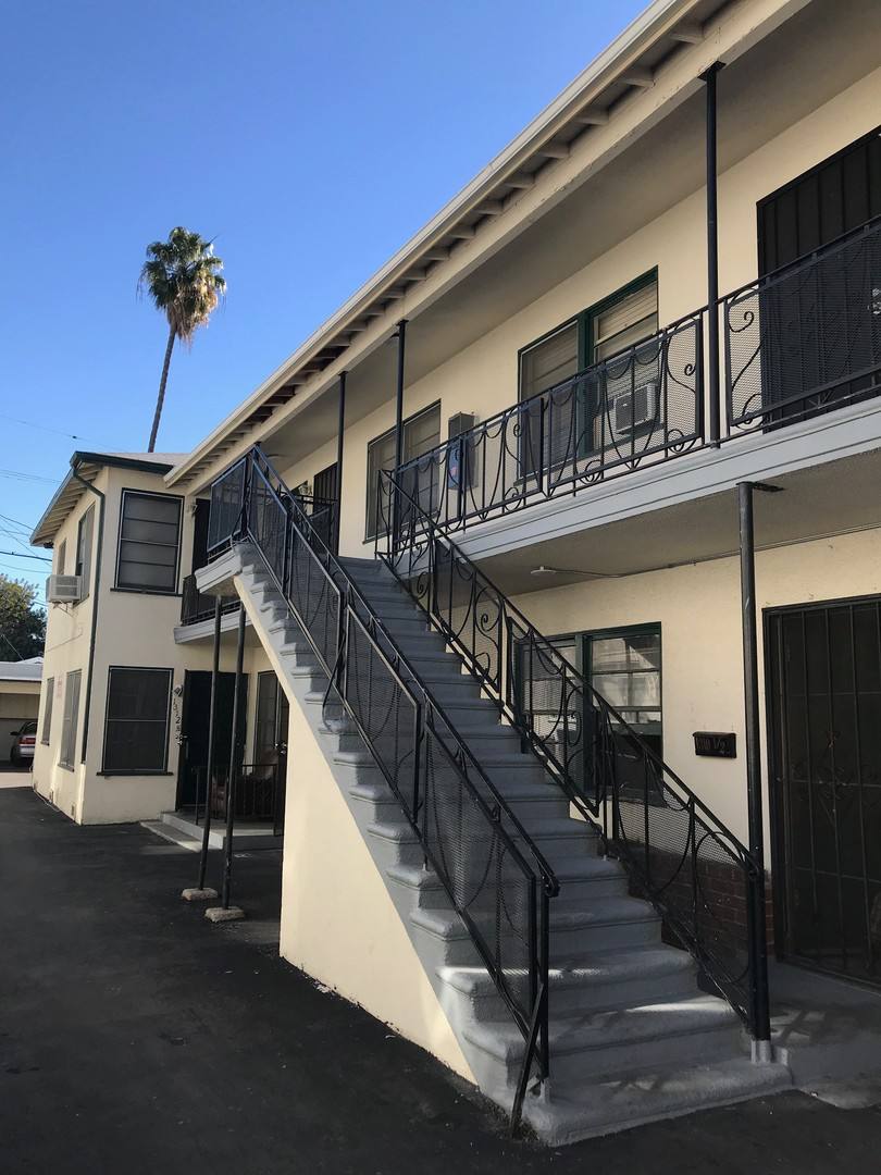 Apartment for rent at 1310 N Las Palmas Ave, Los Angeles, CA 90028