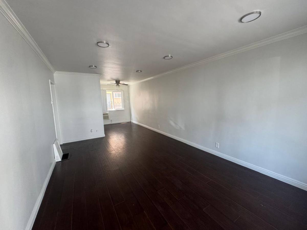 Apartment for rent at 1310 N Las Palmas Ave, Los Angeles, CA 90028