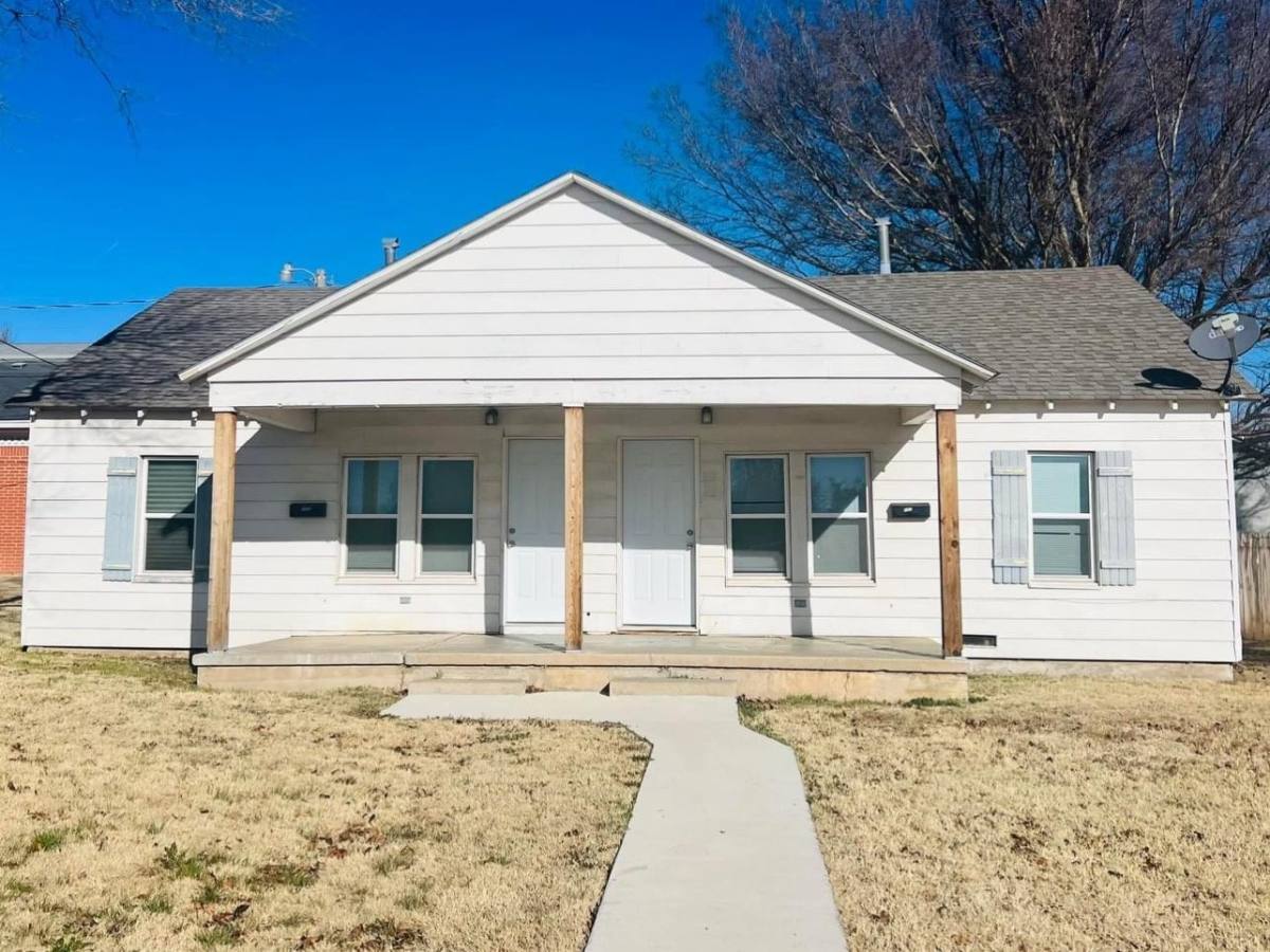 Townhouse for rent at 1514 Texas Ave, Woodward, OK 73801