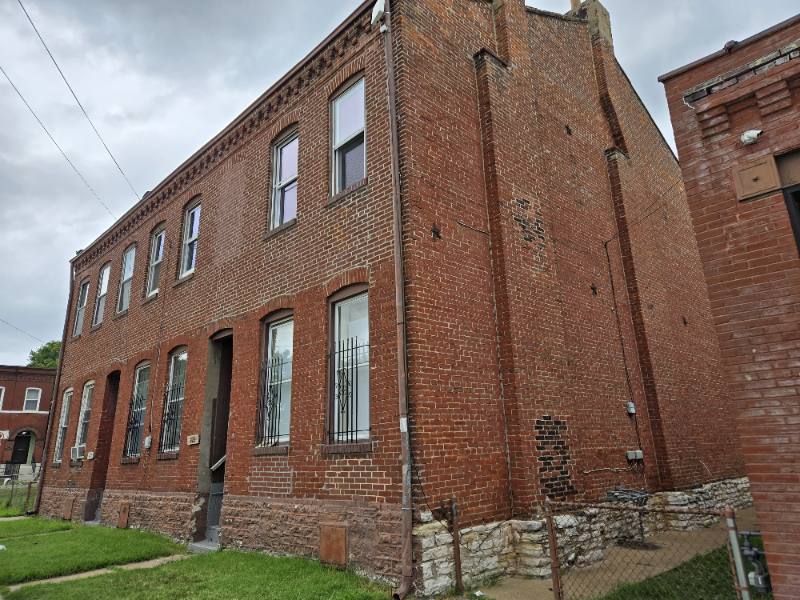 Apartment for rent at 221 Upton St 1F #1F, Saint Louis, MO 63111