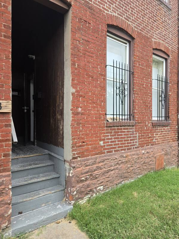 Apartment for rent at 221 Upton St 1F #1F, Saint Louis, MO 63111
