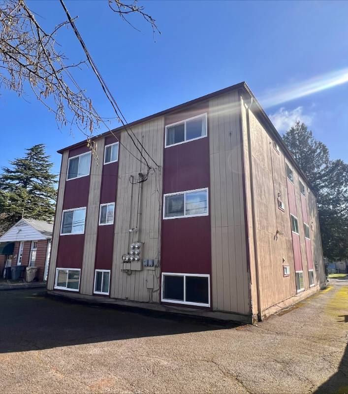 Apartment for rent at 214 SW 8th St #1, Corvallis, OR 97333