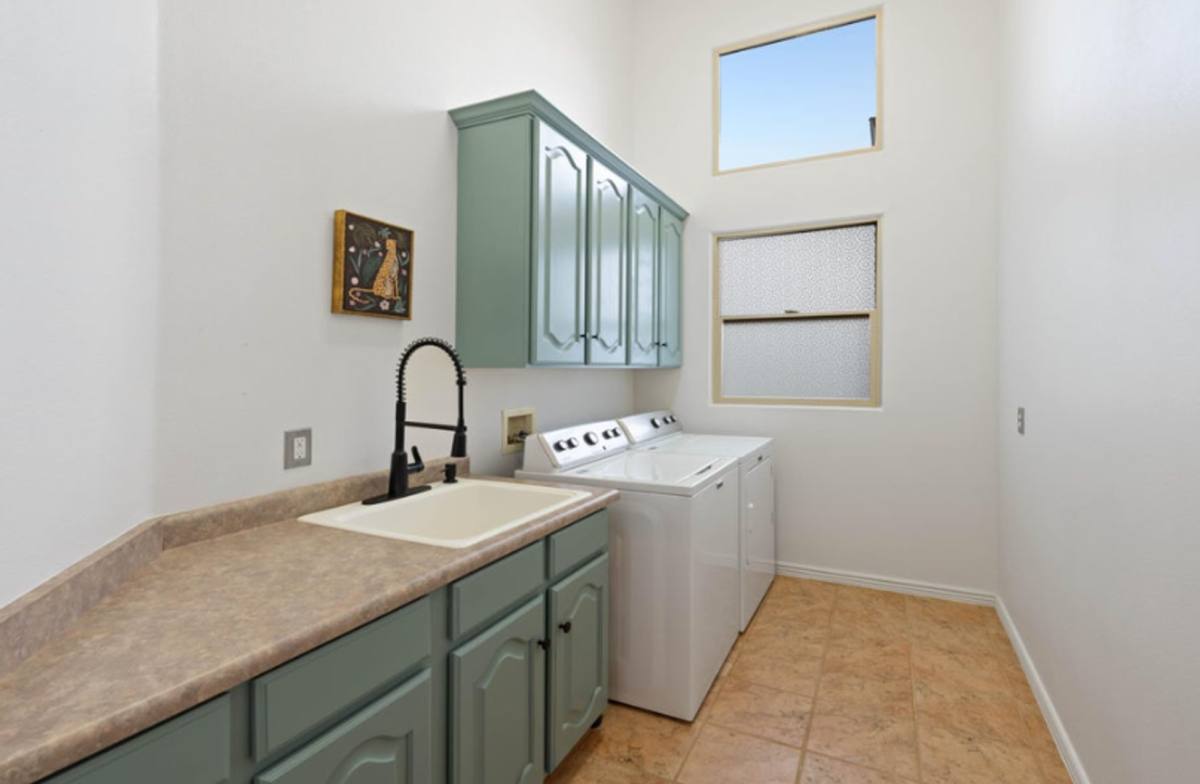 House for rent at 250 N Snow Canyon Dr, Ivins, UT 84738