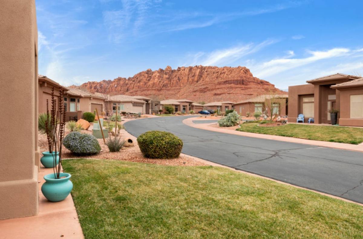 House for rent at 250 N Snow Canyon Dr, Ivins, UT 84738