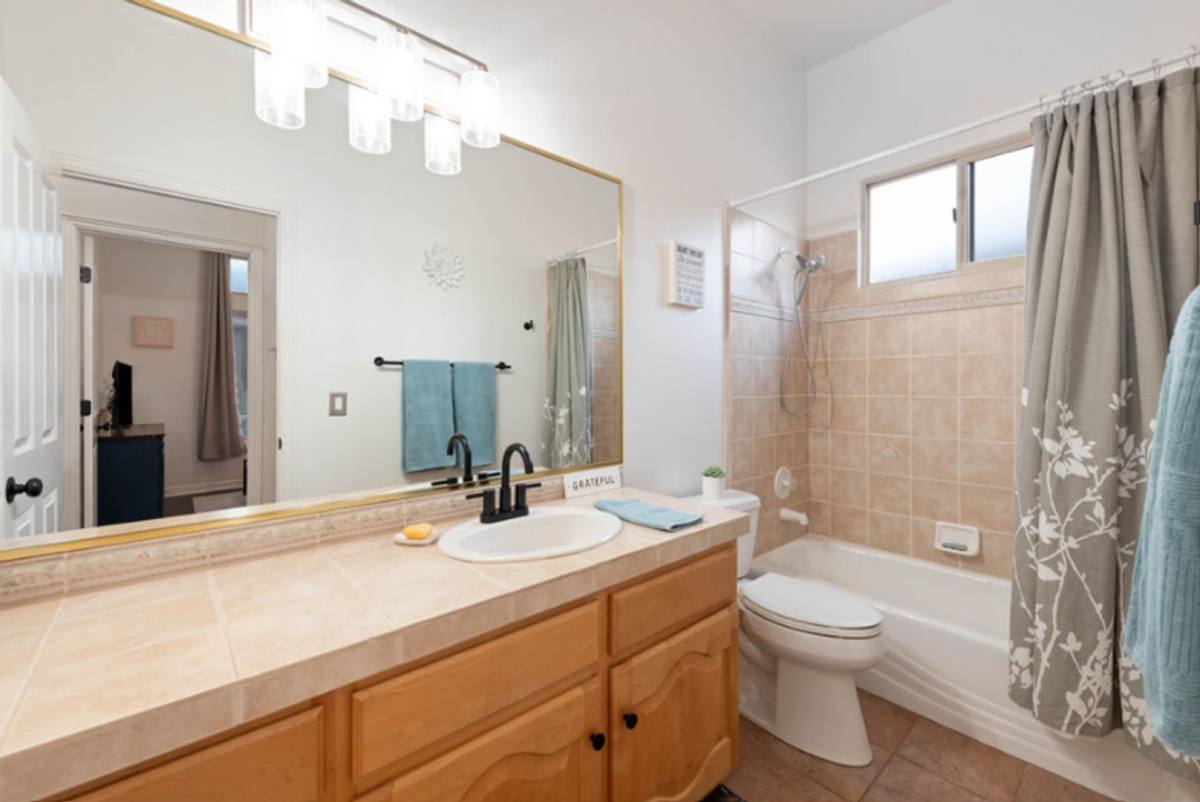 House for rent at 250 N Snow Canyon Dr, Ivins, UT 84738