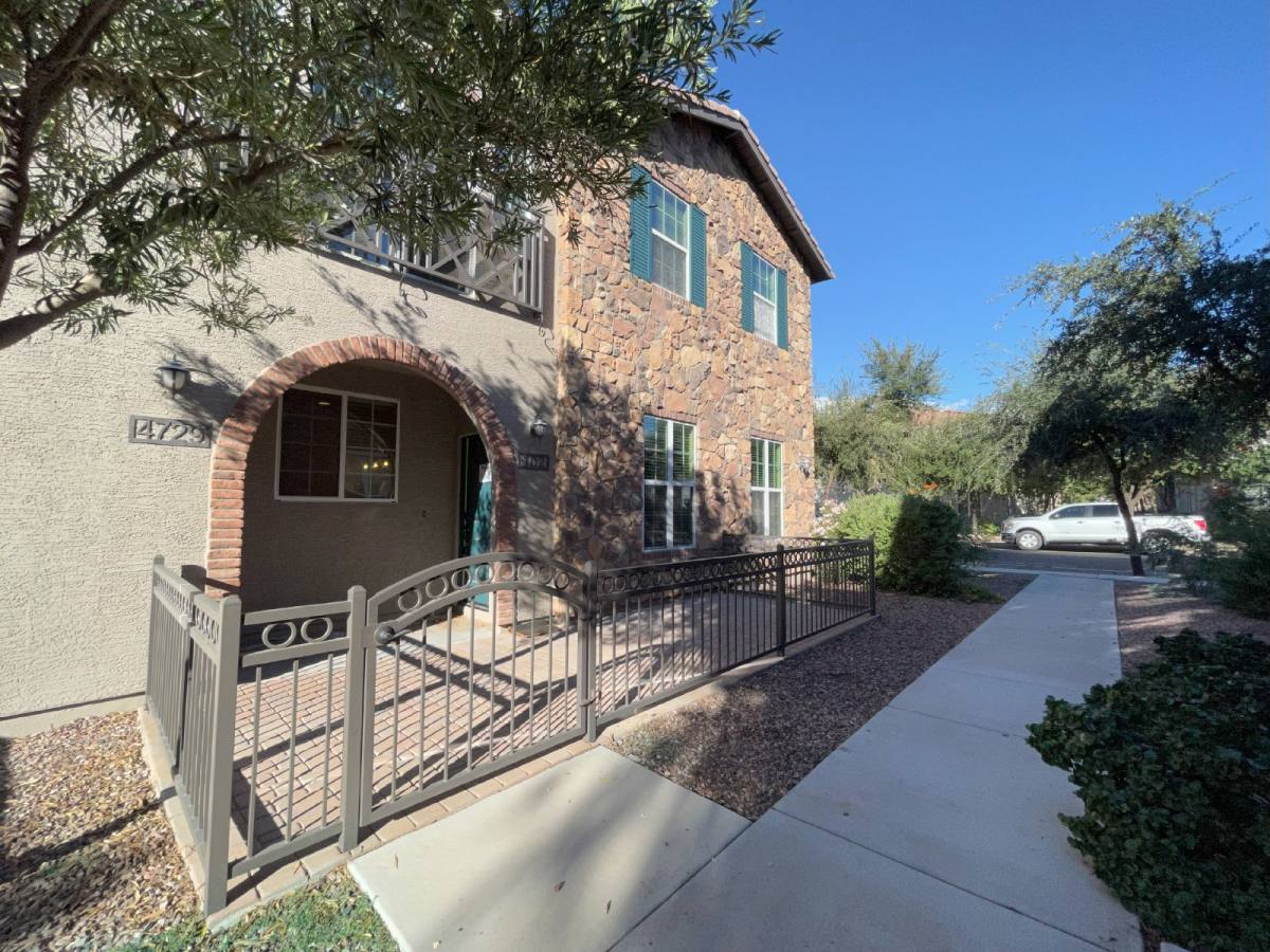 House for rent at 4729 E Waterman St #102, Gilbert, AZ 85297