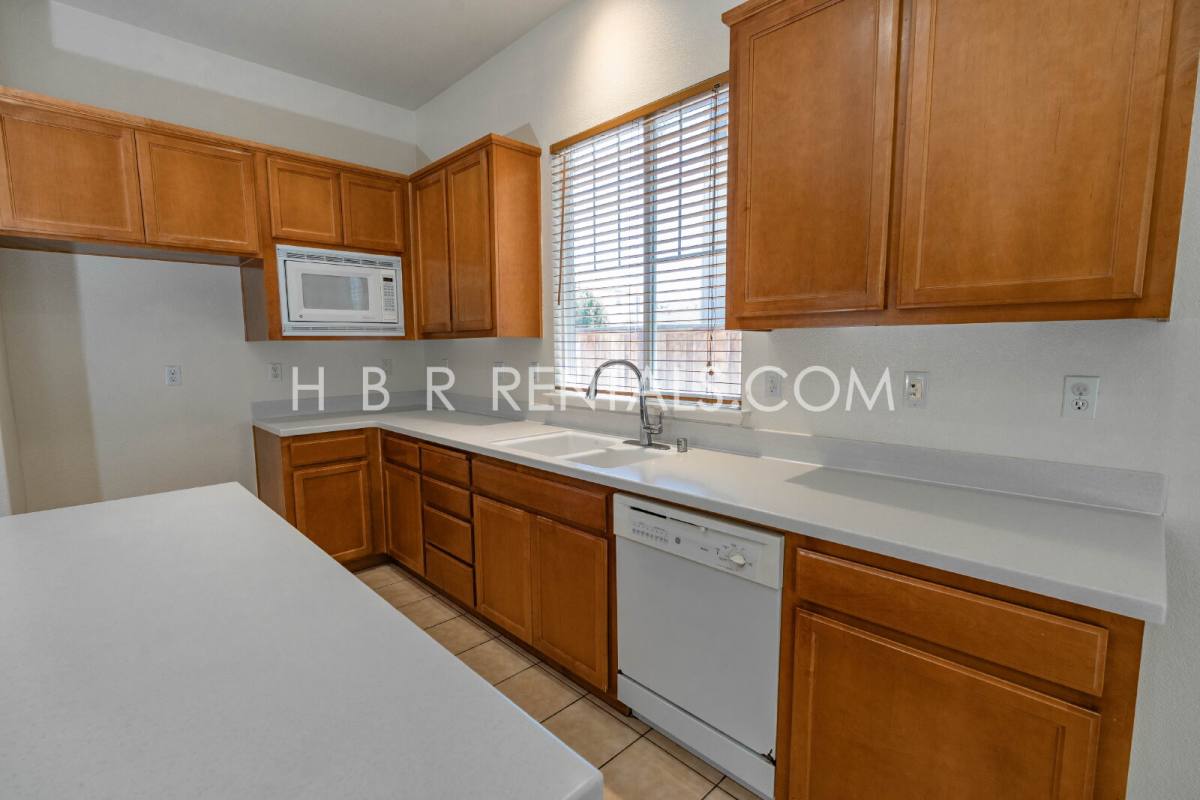 House for rent at 404 Bethell Ave, Tracy, CA 95391