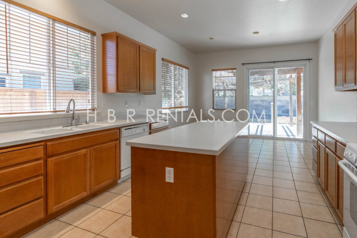 House for rent at 404 Bethell Ave, Tracy, CA 95391