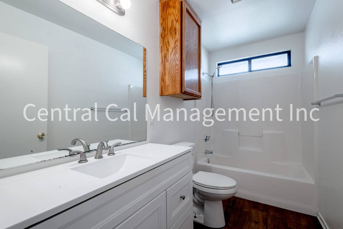 Apartment for rent at 8404 Laborough Dr, Bakersfield, CA 93311