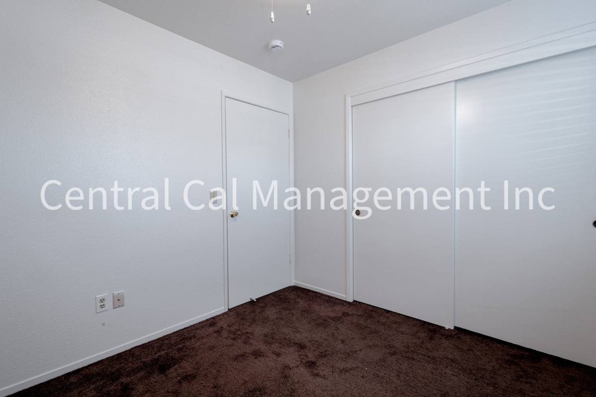 Apartment for rent at 8404 Laborough Dr, Bakersfield, CA 93311