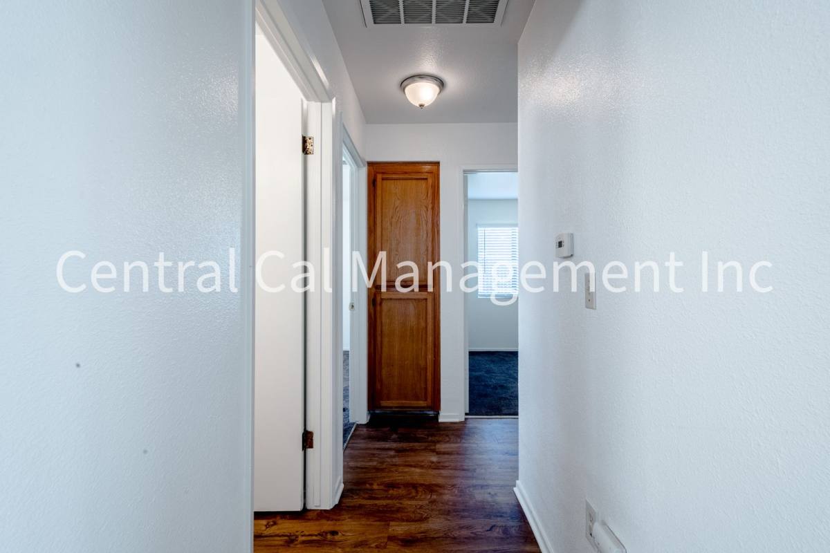 Apartment for rent at 8404 Laborough Dr, Bakersfield, CA 93311