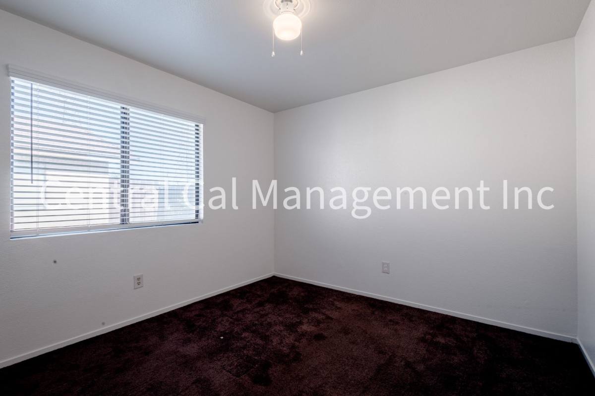 Apartment for rent at 8404 Laborough Dr, Bakersfield, CA 93311