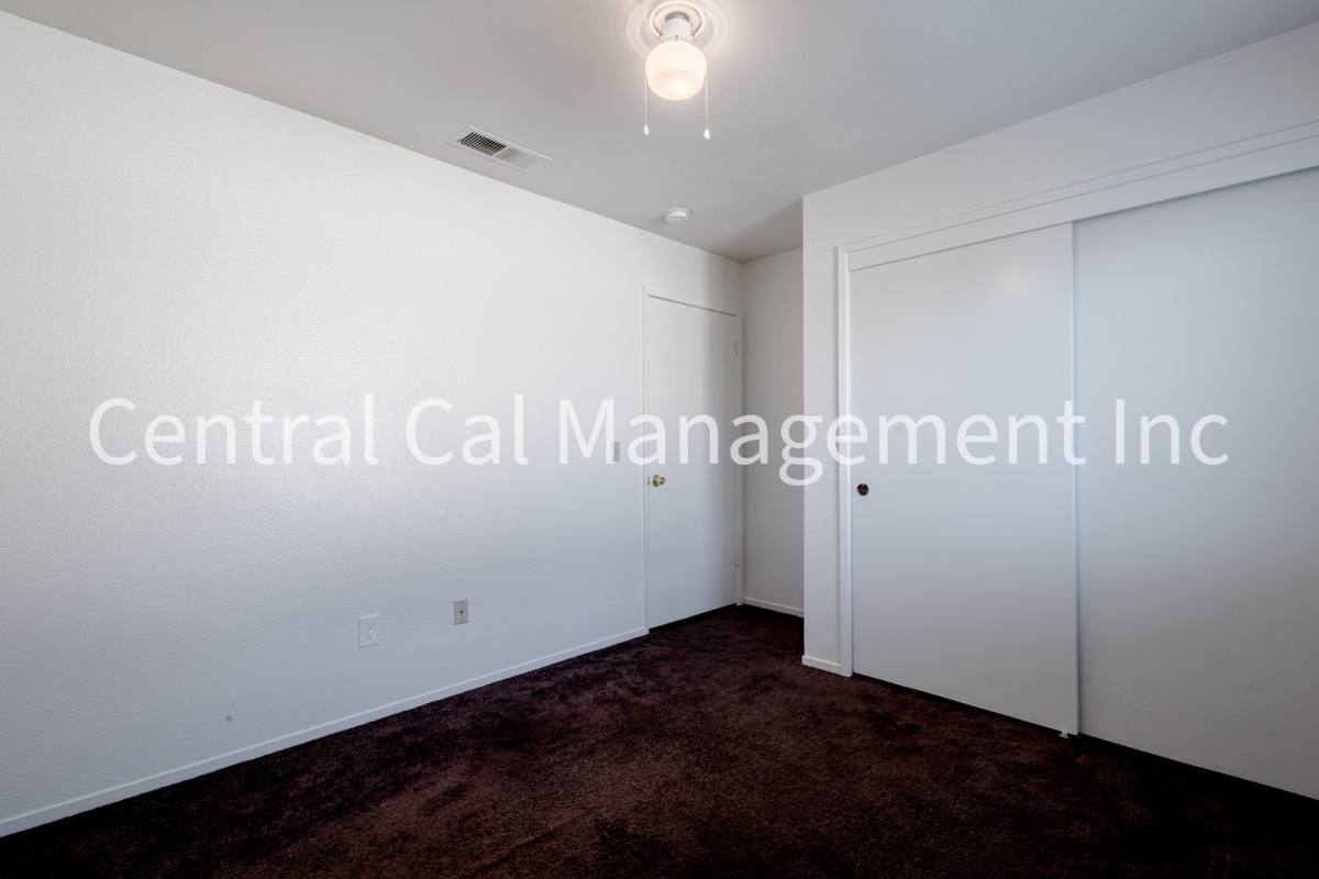 Apartment for rent at 8404 Laborough Dr, Bakersfield, CA 93311