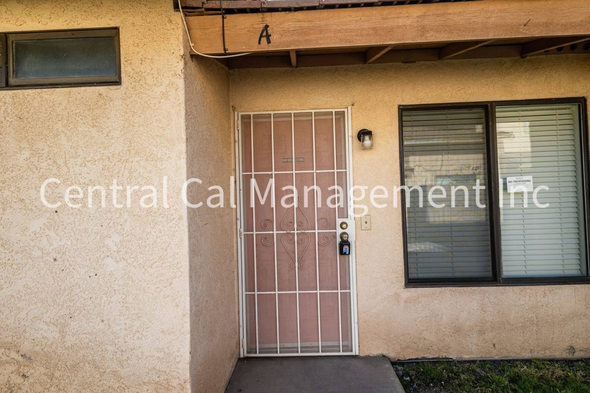 Apartment for rent at 8404 Laborough Dr, Bakersfield, CA 93311
