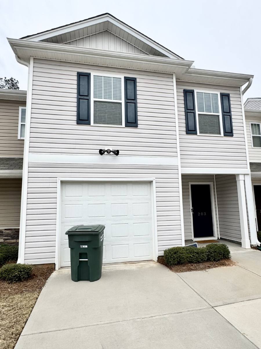 Townhouse for rent at 203 Oakmont Valley Trail, Seneca, SC 29678