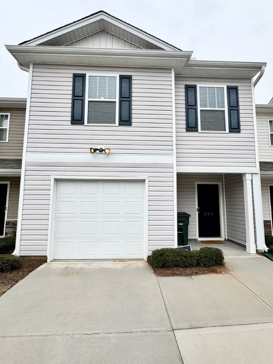 Townhouse for rent at 203 Oakmont Valley Trail, Seneca, SC 29678