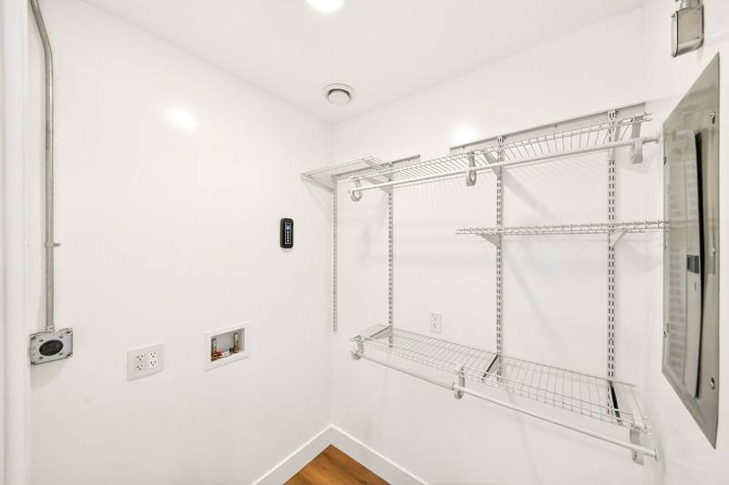 Apartment for rent at 854 Orange Ave, Long Beach, CA 90813