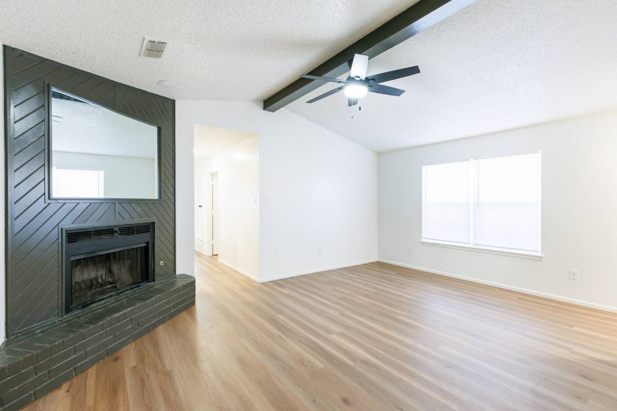 Apartment for rent at 8214 Vernon Ave #B, Lubbock, TX 79423