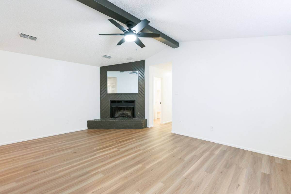 Apartment for rent at 8214 Vernon Ave #B, Lubbock, TX 79423