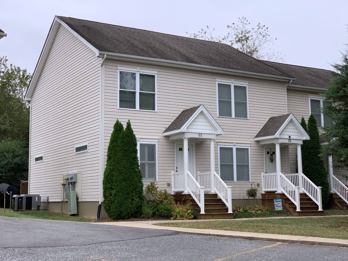 Townhouse for rent at 93 Trimmer Trail, Lexington, VA 24450