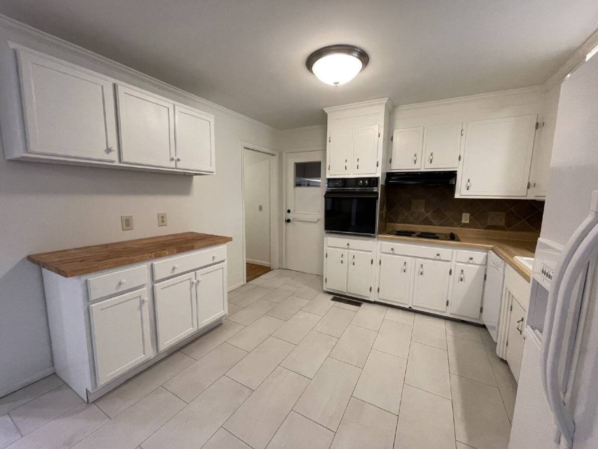 House for rent at 102 Crosby Dr, Hendersonville, TN 37075