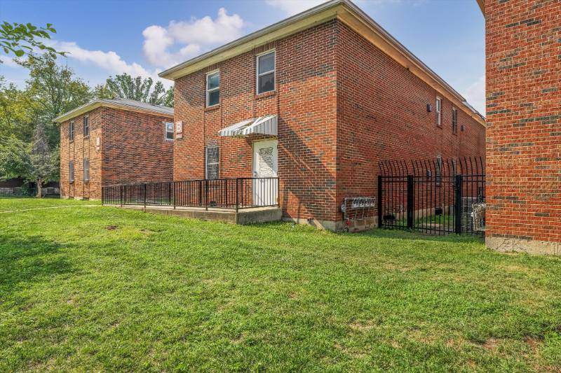 Apartment for rent at 2649-2651 Keokuk St 2649 A1l, Saint Louis, MO 63118