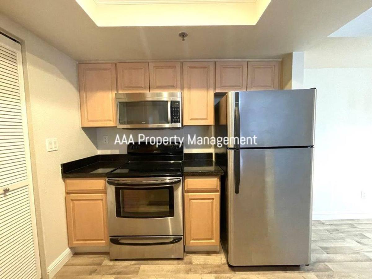 Condo for rent at 2530 Oak Rd, Walnut Creek, CA 94597