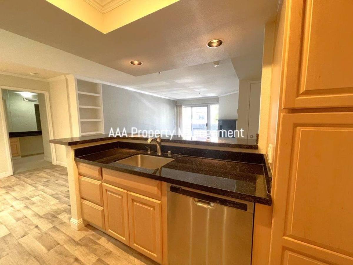 Condo for rent at 2530 Oak Rd, Walnut Creek, CA 94597